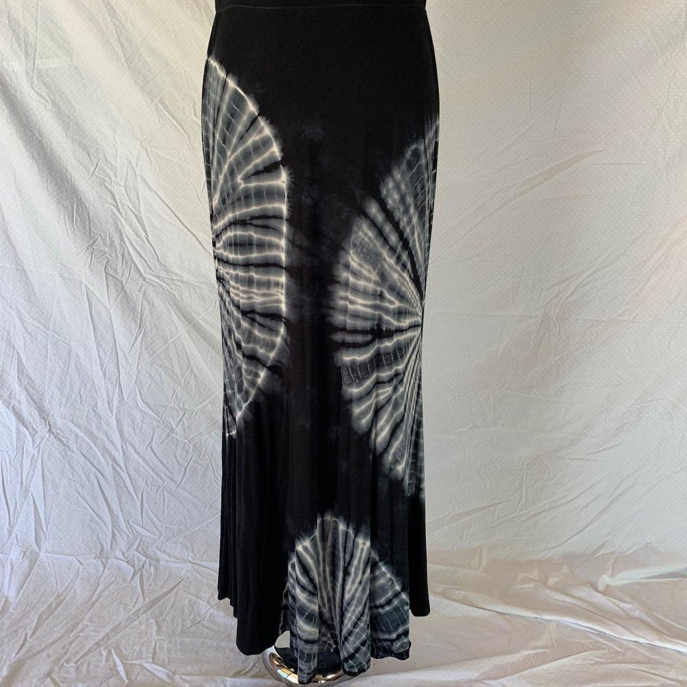 Lapis Black Tie Die Maxi Skirt
